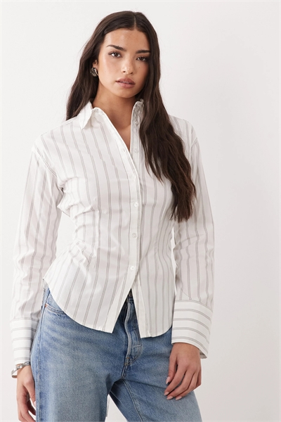 Блузка с затянутой талией и длинными рукавами артикул 155334612