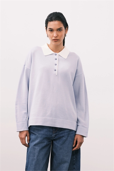 Поло из тонкого трикотажа с контрастным воротником артикул 154315568