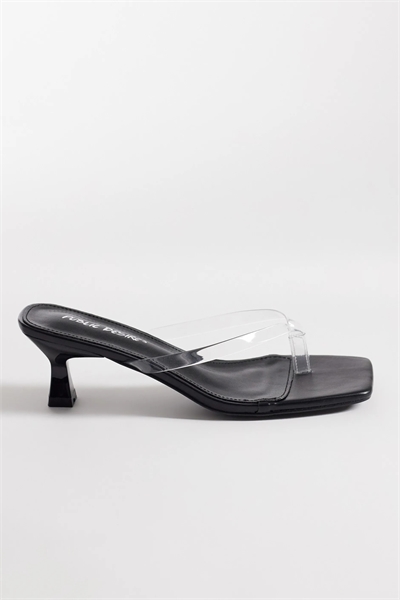 Сандалии Everlast на низком каблуке с ремешком между пальцами артикул 154763148