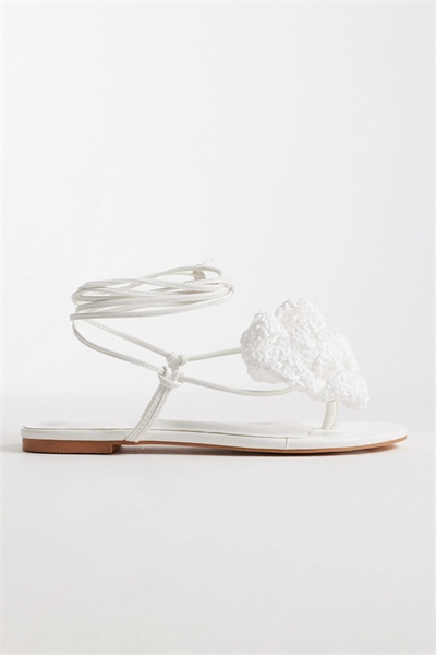 Плоские сандалии Palmer с завязками на щиколотке и вязаным цветком артикул 154630295