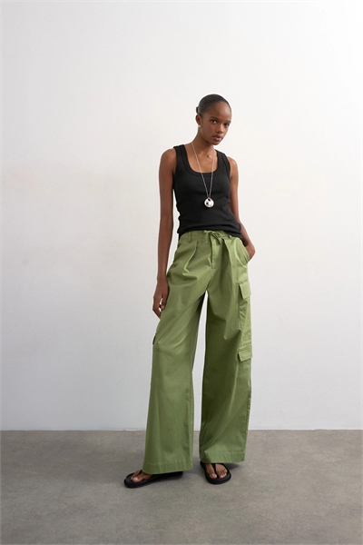 Чистые брюки-карго с широкими брючинами и завязками на талии артикул 150554948