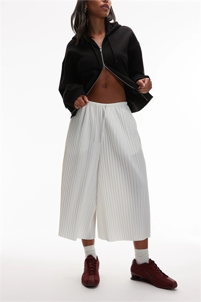 Брюки-кюлоты средней посадки с складками артикул 149959752