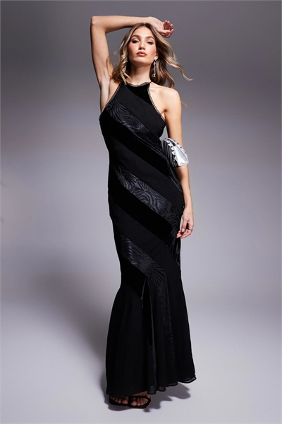 Макси-платье с высоким воротником, вставками из бархата и годетами артикул 137172138