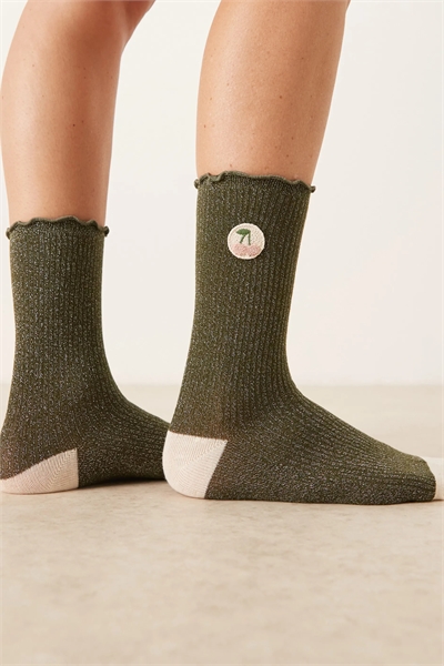 Носочки с оборками вишневого цвета артикул 152153677