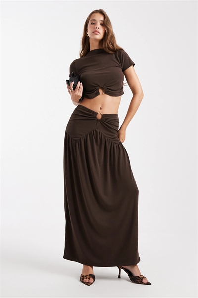 Двухслойная макси-юбка с заниженной талией и блестящими золотыми элементами co-ord артикул 149246189