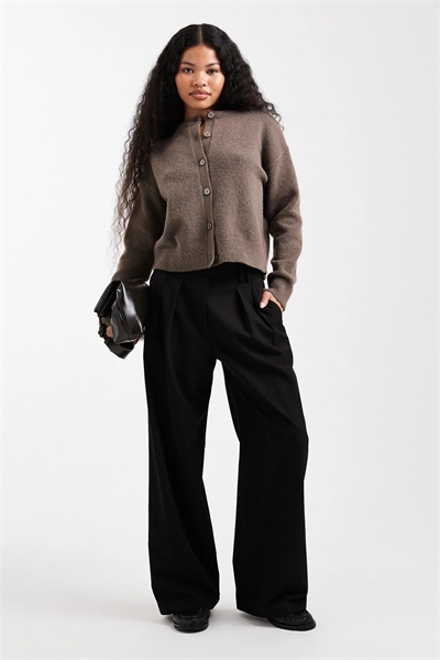 Брюки-кюлоты с зауженным кроем и складками артикул 149384048