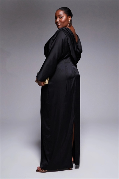 Макси-платье с длинными рукавами из атласа и завязкой на спине артикул 151218594