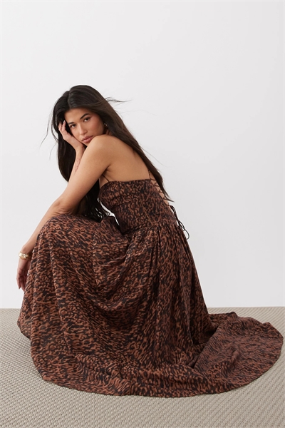 Макси-платье Estie с вырезом «сердце», сборками на бедрах, бретелями и шнуровкой на спине, с принтом артикул 153526177