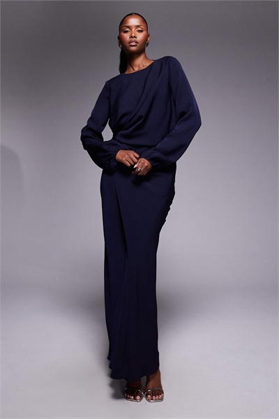 Макси-платье с длинными рукавами, закрученной талией и открытой спиной артикул 151640800