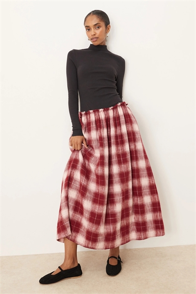 Макси-платье гибридного кроя с высоким воротником и длинными рукавами артикул 148442396