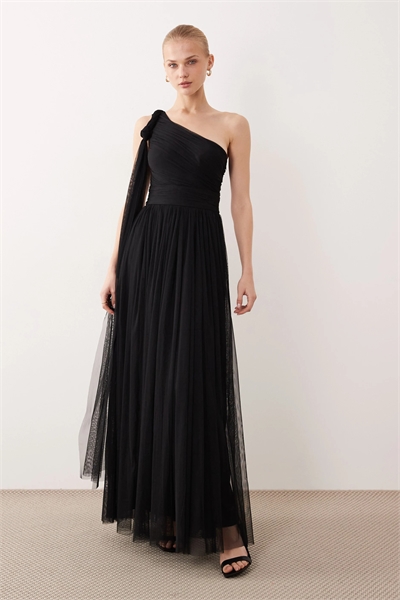 Макси-платье для подружки невесты с одним плечом и шарфом на шее артикул 153786446