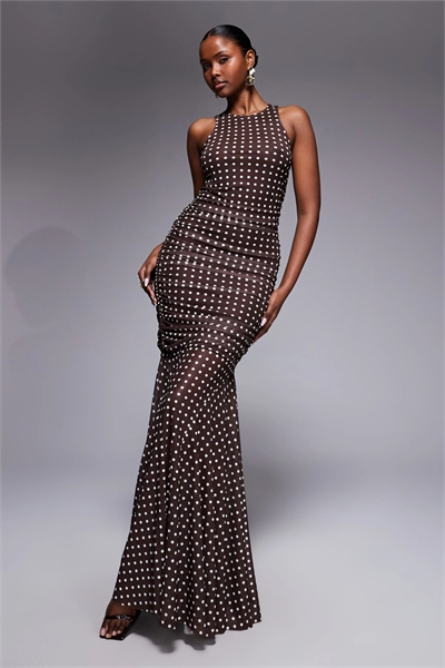 Макси-платье с высоким воротником, без рукавов, драпировкой и асимметричным подолом в стиле «рыбий хвост», выполненное в технике скульптурной сетки артикул 153986915