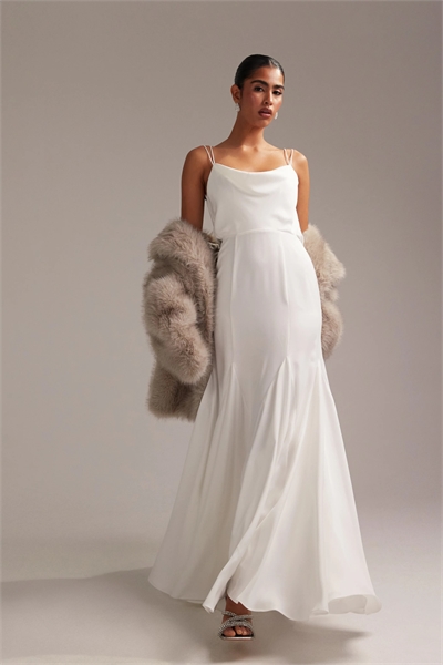 Свадебное платье-макси с атласным топом с капюшоном и годетами артикул 139377992