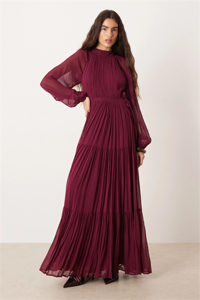 Макси-платье из шифона с рукавами-балонами, завязкой на талии, плиссировкой и многослойным кроем артикул 152319608