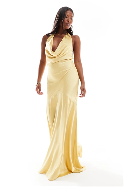 Атласное макси-платье с капюшоном и завязками за шеей для подружки невесты артикул 147197592