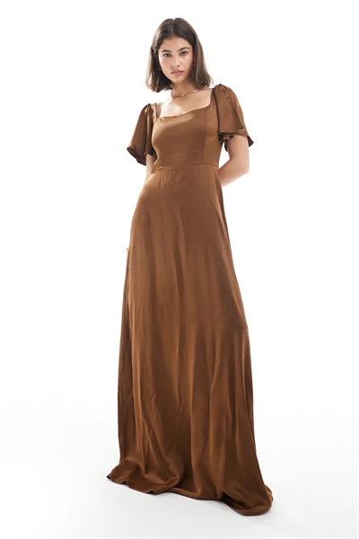 Макси-платье для подружки невесты с квадратным вырезом и рукавами-крылышками артикул 149657529