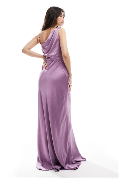 Асимметричное атласное макси-платье с капюшоном спереди для подружки невесты артикул 148920645