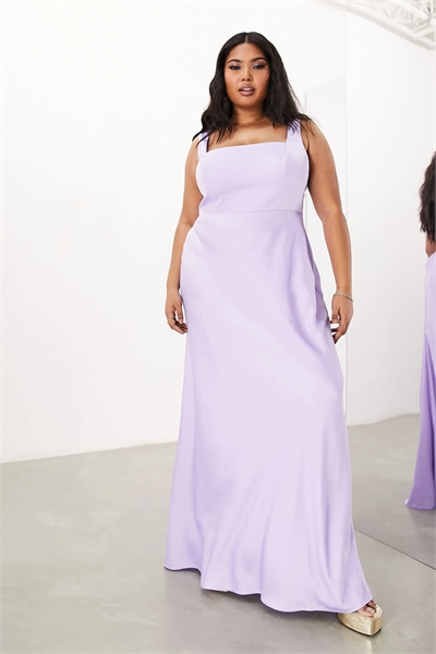 ASOS DESIGN: макси-платье для подружки невесты с квадратным вырезом из атласа, модель Curve артикул 124363564