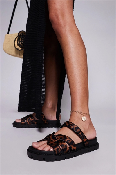 Сандалии на плоской подошве с ремешками Simmi London Adelle артикул 140832596