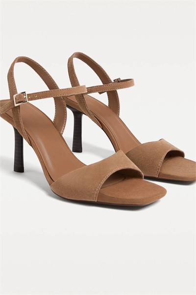 Кожаные сандалии на каблуке артикул 148993436