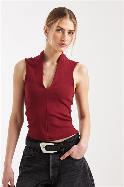 Компактный топ с глубоким вырезом из хлопка артикул 152384843