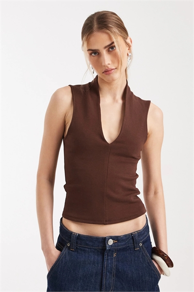 Компактный топ с глубоким вырезом из хлопка артикул 152384555