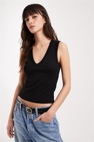 Жилет с ребристым вырезом артикул 152151717