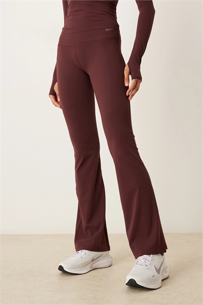 Леггинсы Nike Zenvy Training с высокой талией и расклешенным кроем артикул 142398144