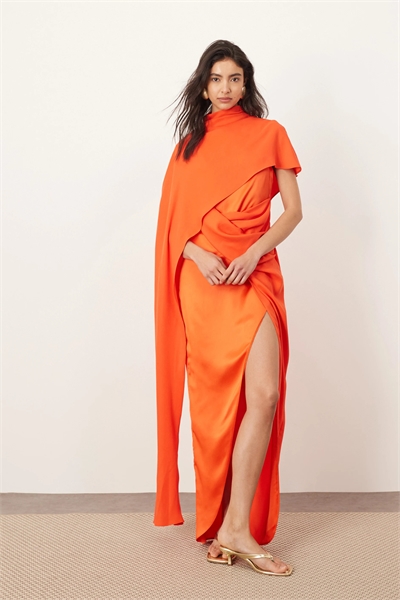 Макси-платье с асимметричным капюшоном артикул 143082334