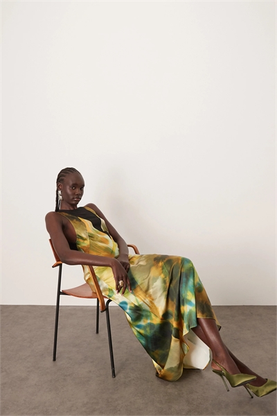 Макси-платье из прозрачной ткани с вставками, скроенное по косой артикул 145746794