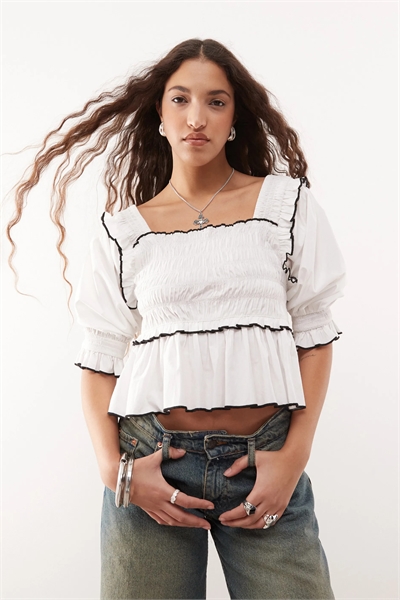 Блузка с объемными рукавами с сильной сборкой и контрастными завязками артикул 139405754