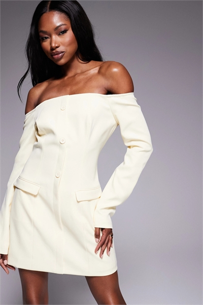 Эксклюзивное мини-платье с вырезом «бардо», застежкой на пуговицах и карманами артикул 141826503