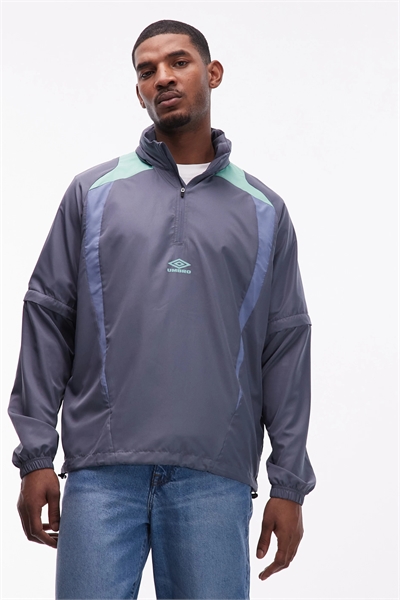 Ветровка с отстегивающимися рукавами артикул 154640493