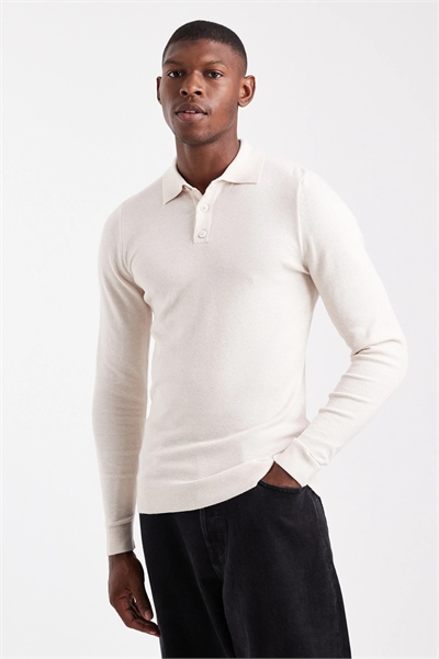 Трикотажное поло с текстурной поверхностью и облегающим кроем артикул 151302229