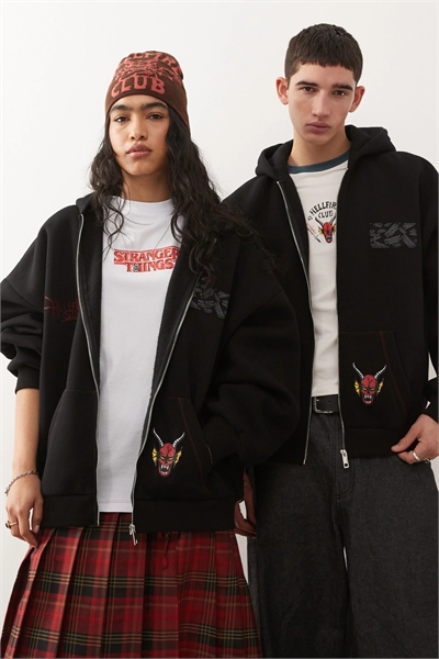 X «Очень странные дела»: унисекс-худи свободного кроя из плотной ткани с нашивками артикул 151925100