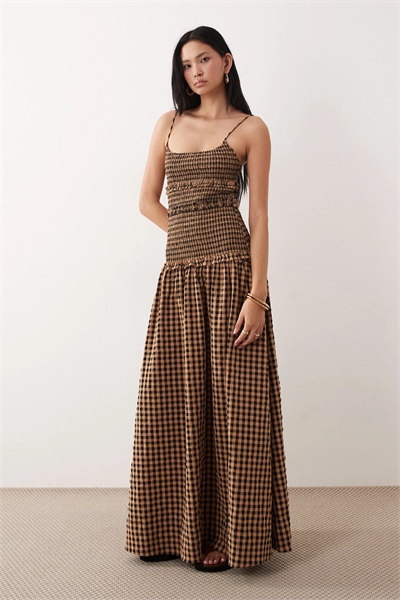 ASOS DESIGN Длинное макси-платье из гофрированной ткани с заниженной талией и сборками артикул 152800983