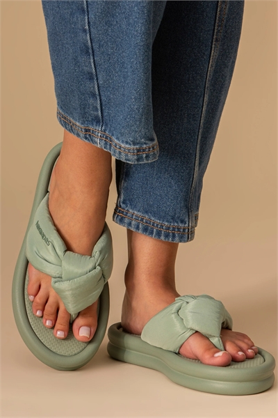 Бохо-шлепанцы с объемными воланами артикул 155843054