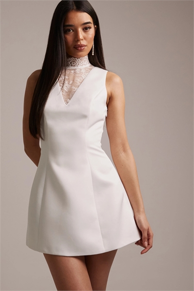 Свадебное мини-платье из кружева с высоким воротником и V-образным вырезом артикул 154051802