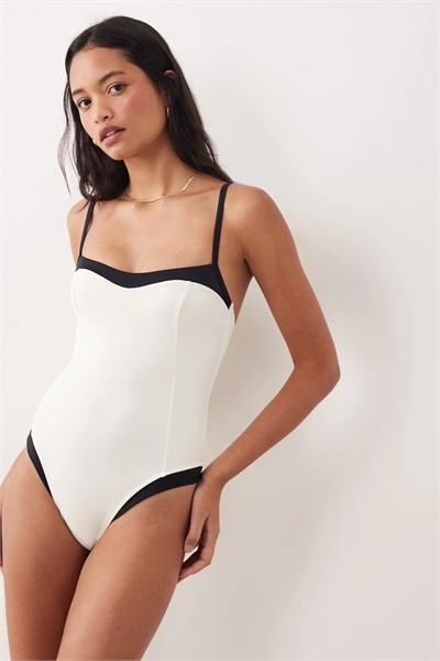 Однотонный купальник артикул 153251882