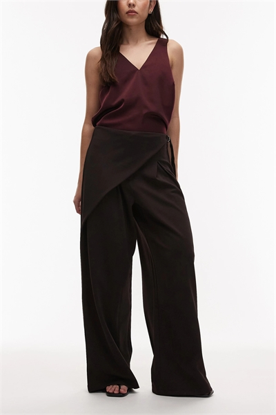 Брюки с широкими брючинами из эластичного твила с элементами обертывания, напоминающими юбку артикул 153023593