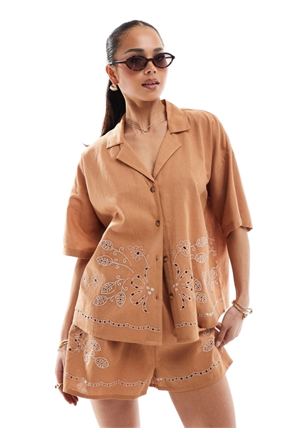 Рубашка с короткими рукавами, воротником-реверсом и вышивкой co-ord артикул 141071399