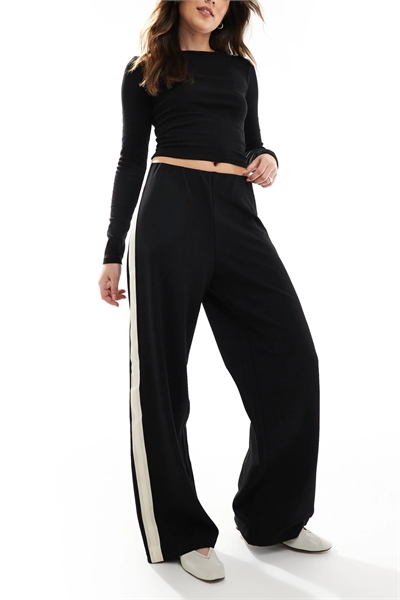 Брюки свободного кроя с боковой полоской артикул 141726564