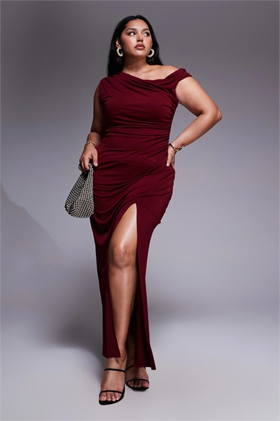 Платье средней длины с одним плечом и разрезом на бедре артикул 150149796