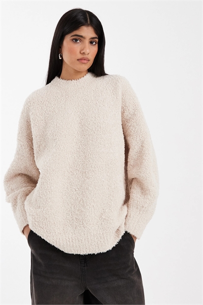 Объемный джемпер из букле с закругленным низом артикул 142353048
