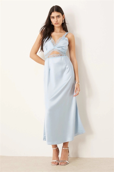 Платье-миди из кружева с вырезами от Mimi артикул 142352953