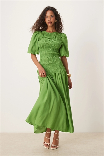 Платье средней длины с драпировкой артикул 148249868