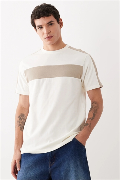 Толстая футболка с круглым вырезом и контрастной вставкой артикул 155470016