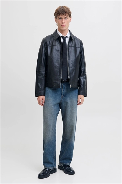 Джинсы свободного кроя артикул 156658234