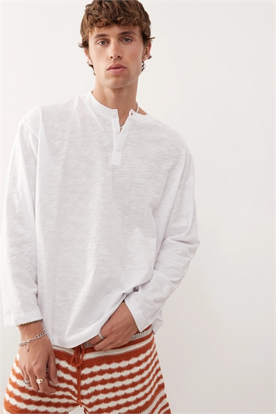Футболка-хенли из джерси со скрученной текстурой и длинными рукавами артикул 148257084