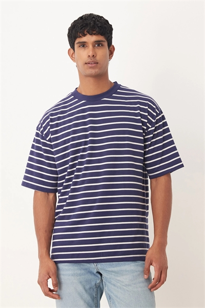 Футболка свободного кроя артикул 150325176